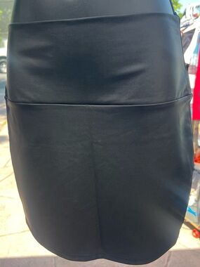Classic Black Faux Leather mini Skirt